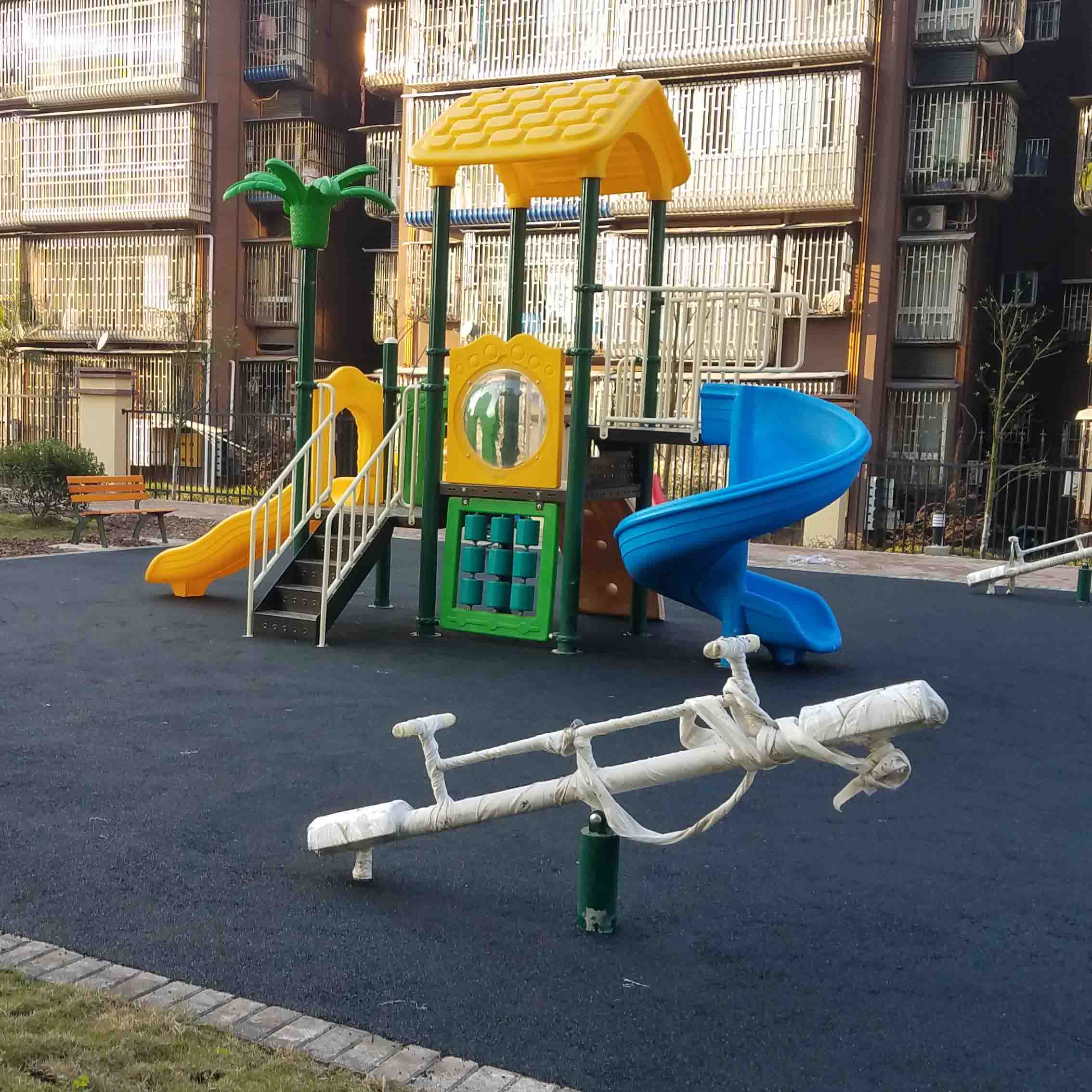 幼儿园彩色EPDM地胶铺设