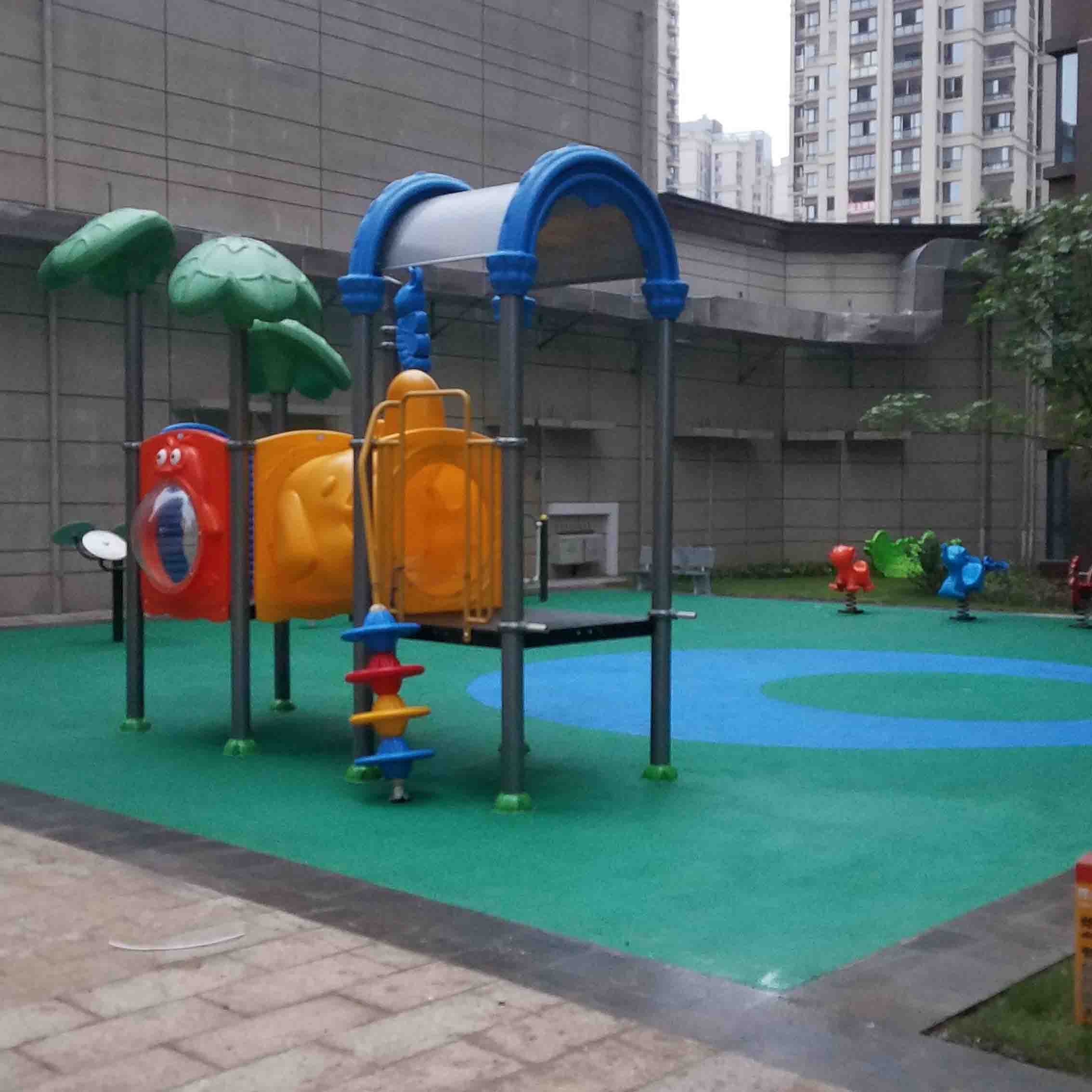 幼儿园地胶铺设施工